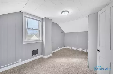 28049 E Broadway St, Walbridge, OH 43465 photo 16