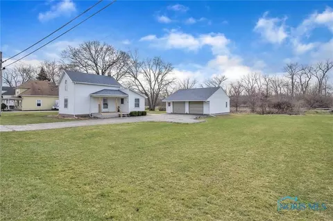 28049 E Broadway St, Walbridge, OH 43465 photo 3