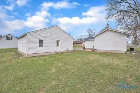 28049 E Broadway St, Walbridge, OH 43465 photo 20