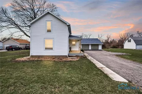 28049 E Broadway St, Walbridge, OH 43465 photo 1