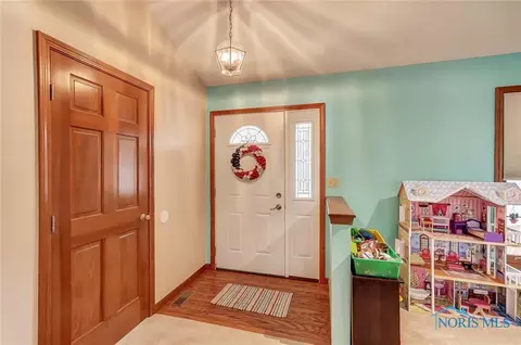 935 Christopher Cir, Ada, OH 45810 photo 5