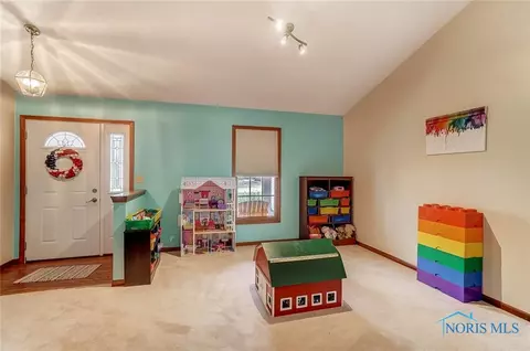 935 Christopher Cir, Ada, OH 45810 photo 6