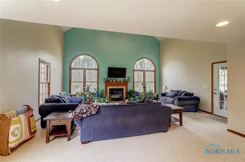 935 Christopher Cir, Ada, OH 45810 photo 20