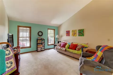 935 Christopher Cir, Ada, OH 45810 photo 8