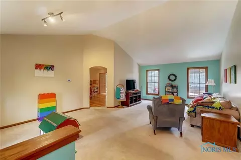 935 Christopher Cir, Ada, OH 45810 photo 7