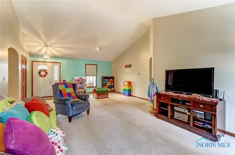 935 Christopher Cir, Ada, OH 45810 photo 10