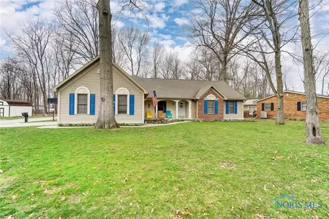 935 Christopher Cir, Ada, OH 45810 photo 2