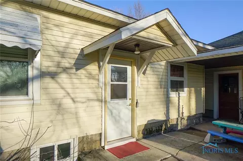 403 E North St, Arcadia, OH 44804 photo 2