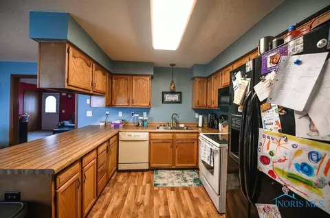 224 N Walnut St, Mccomb, OH 45858 photo 7