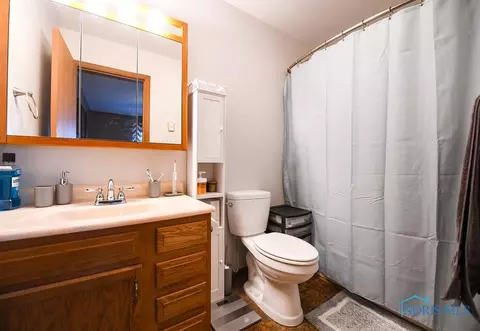 224 N Walnut St, Mccomb, OH 45858 photo 18