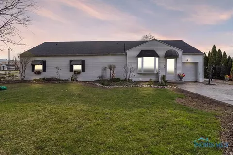 29685 E Broadway St, Walbridge, OH 43465 photo 2