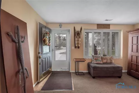 29685 E Broadway St, Walbridge, OH 43465 photo 6