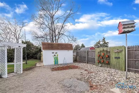 29685 E Broadway St, Walbridge, OH 43465 photo 38