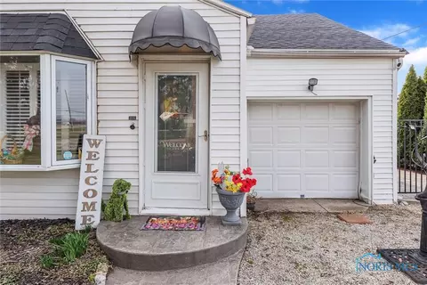 29685 E Broadway St, Walbridge, OH 43465 photo 5