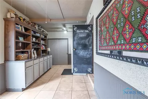 29685 E Broadway St, Walbridge, OH 43465 photo 32