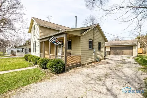 208 E Washington St, Antwerp, OH 45813 photo 2