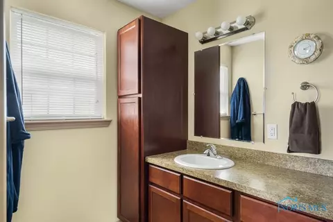 6584 Alexander Dr, Walbridge, OH 43465 photo 15