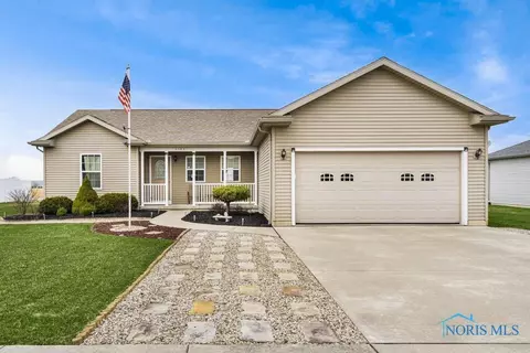 6584 Alexander Dr, Walbridge, OH 43465 photo 2