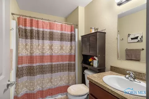 6584 Alexander Dr, Walbridge, OH 43465 photo 19