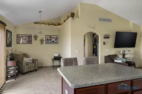 6584 Alexander Dr, Walbridge, OH 43465 photo 11