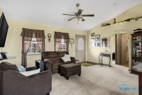 6584 Alexander Dr, Walbridge, OH 43465 photo 6