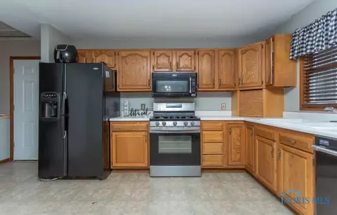 4330 Eber Rd, Monclova, OH 43542 photo 3