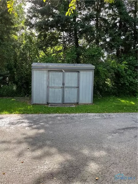 112 Willow Cir, Bryan, OH 43506 photo 16