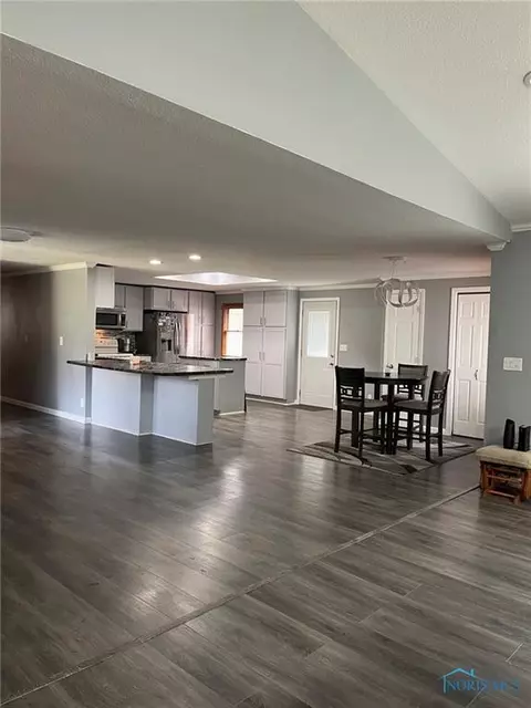 112 Willow Cir, Bryan, OH 43506 photo 3