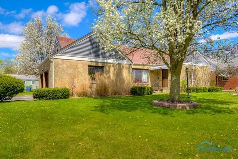2856 Castleton Ave, Toledo, OH 43613 photo 2