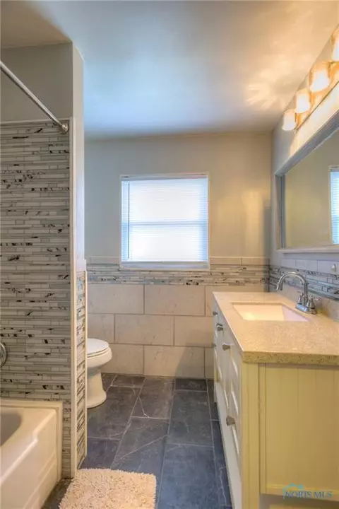 2856 Castleton Ave, Toledo, OH 43613 photo 14