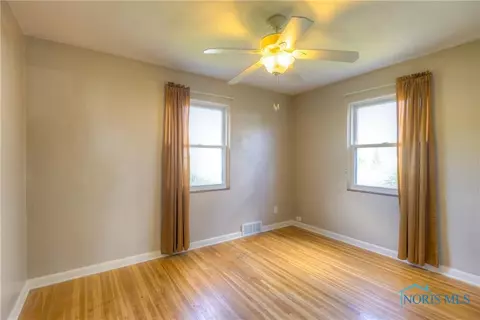2856 Castleton Ave, Toledo, OH 43613 photo 12