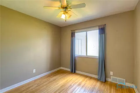 2856 Castleton Ave, Toledo, OH 43613 photo 11