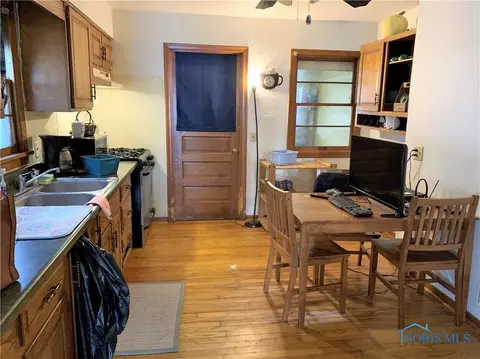 744 Wright Ave, Toledo, OH 43609 photo 5
