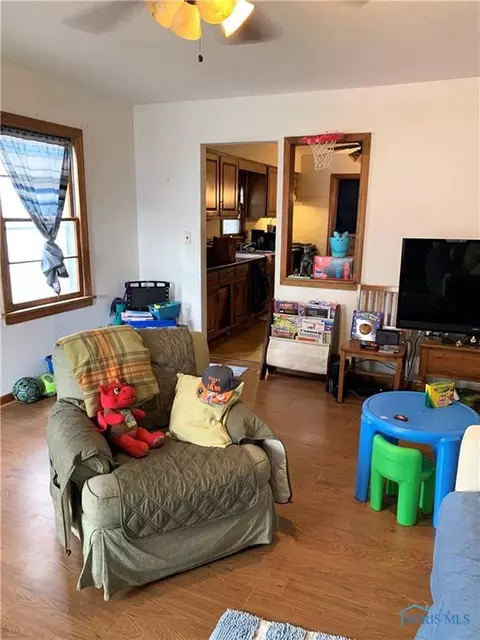 744 Wright Ave, Toledo, OH 43609 photo 4
