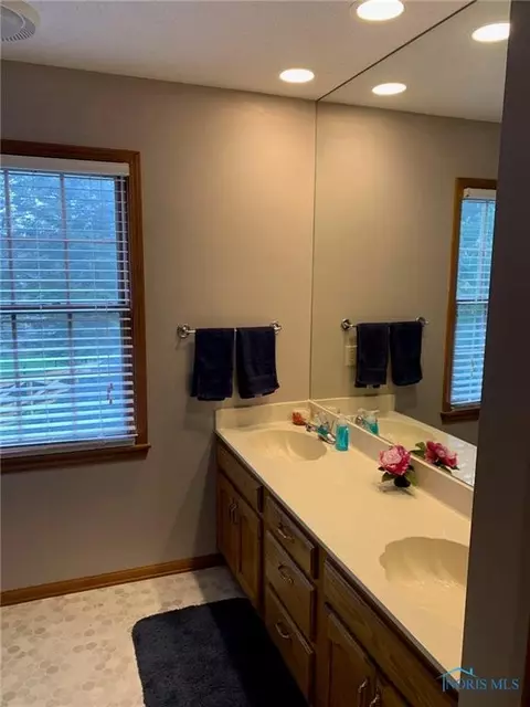 128 Deerfield Cir, Bryan, OH 43506 photo 25