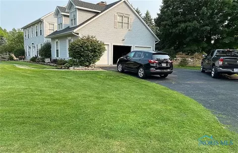 128 Deerfield Cir, Bryan, OH 43506 photo 4