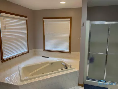 128 Deerfield Cir, Bryan, OH 43506 photo 24