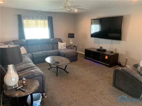 1078 Leith St, Maumee, OH 43537 photo 6