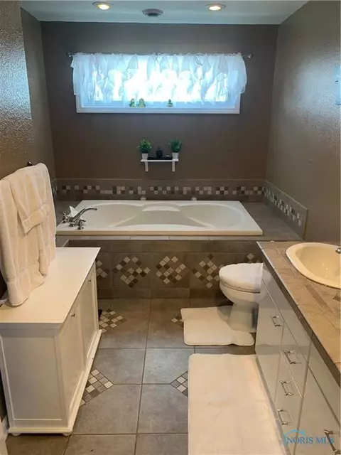 1078 Leith St, Maumee, OH 43537 photo 11