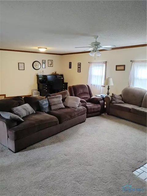 101 Robrock St, Bryan, OH 43506 photo 3