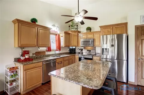 2108 Bluestone Dr, Findlay, OH 45840 photo 13