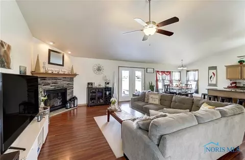 2108 Bluestone Dr, Findlay, OH 45840 photo 5