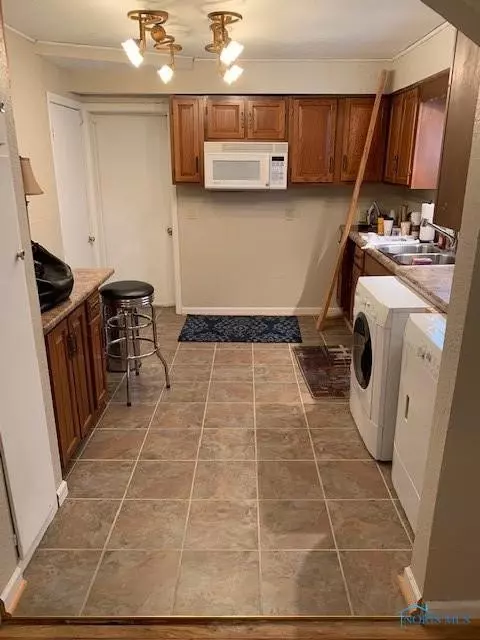 1018 Cuthbert Rd, Toledo, OH 43607 photo 8