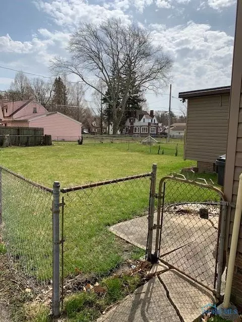1018 Cuthbert Rd, Toledo, OH 43607 photo 4