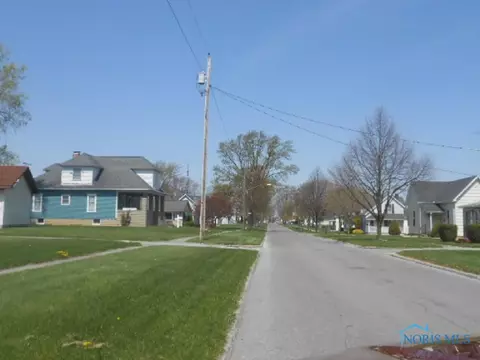 616 E Liberty St, Leipsic, OH 45856 photo 3