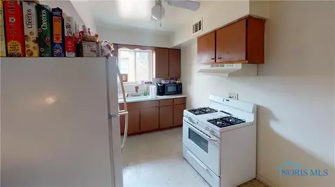 2009 Perth St, Toledo, OH 43607 photo 11
