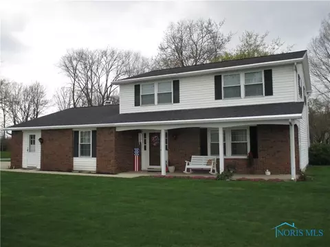 100 Oak Meadows Dr, Bryan, OH 43506 photo 1