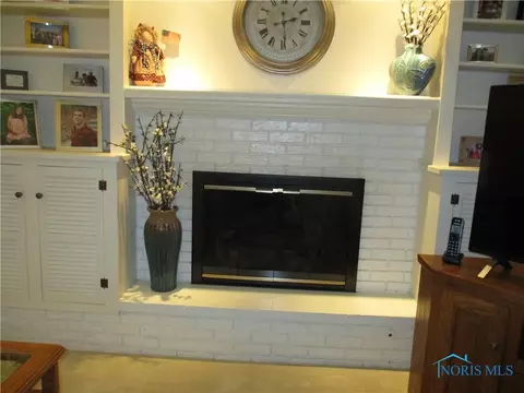 100 Oak Meadows Dr, Bryan, OH 43506 photo 7