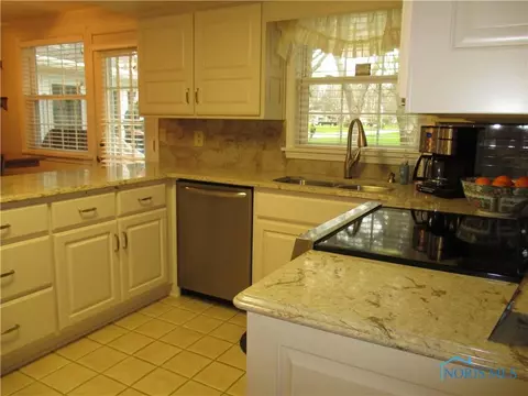 100 Oak Meadows Dr, Bryan, OH 43506 photo 13