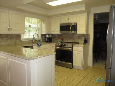 100 Oak Meadows Dr, Bryan, OH 43506 photo 12